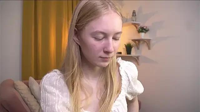 Rinavii from StripChat is Freechat