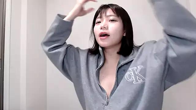 Riri__oo from StripChat