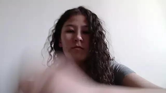 Riz_girl from StripChat is Freechat