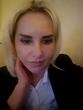 Roksolana3123 from StripChat is Freechat