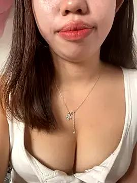 Rose-babyx from StripChat is Freechat