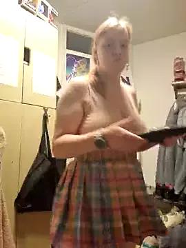 rose_bunny from StripChat is Freechat