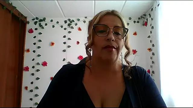RossanaLionheart from StripChat is Freechat