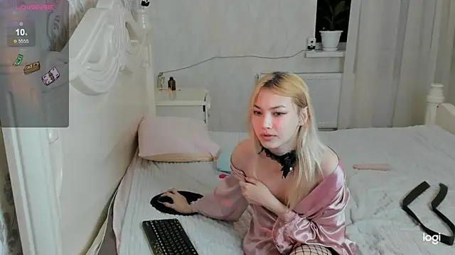 rosy_kriss from StripChat is Freechat
