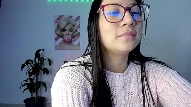 Check-out our cam rooms range and converse on a personal level with our delicious livecams streamers, showing off their spicy curves and toys.