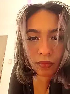 RouseWhitte from StripChat is Freechat