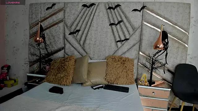 RousseWalker from StripChat is Freechat