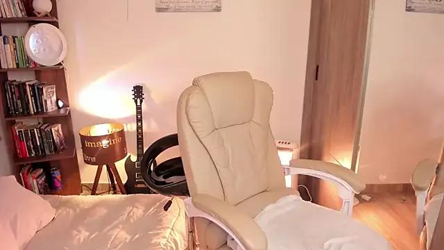 Roussmariehenao from StripChat is Freechat