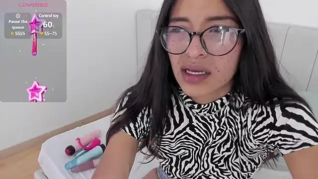 RousyMoon from StripChat is Freechat