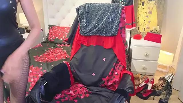 Check-out our cam rooms range and converse on a personal level with our delicious livecams streamers, showing off their spicy curves and toys.