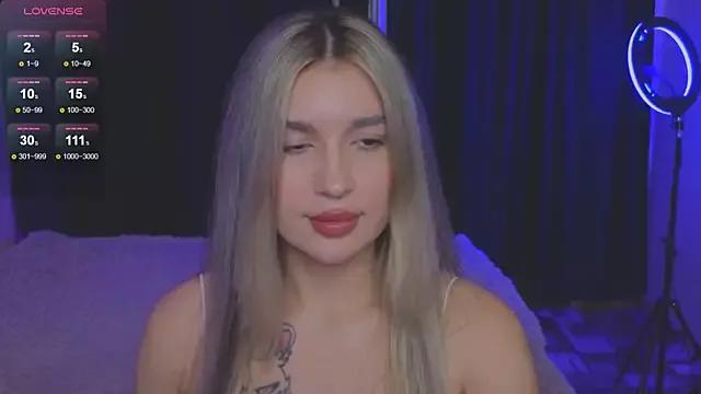 RoxyChill from StripChat is Freechat