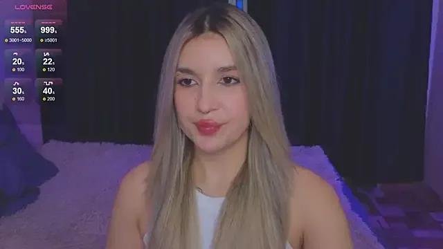 RoxyChill from StripChat is Freechat