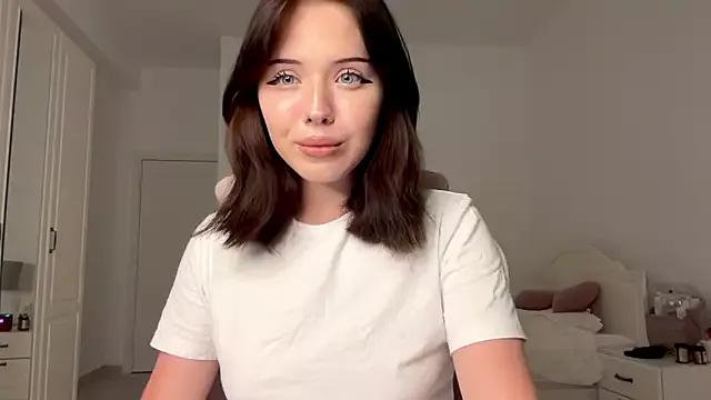 RoxyFloren from StripChat is Freechat