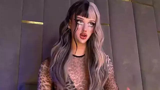 Check-out our cam rooms range and converse on a personal level with our delicious livecams streamers, showing off their spicy curves and toys.