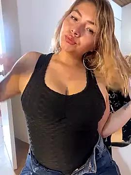 Check-out our cam rooms range and converse on a personal level with our delicious livecams streamers, showing off their spicy curves and toys.