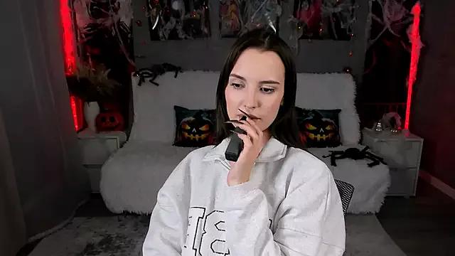 Check-out our cam rooms range and converse on a personal level with our delicious livecams streamers, showing off their spicy curves and toys.