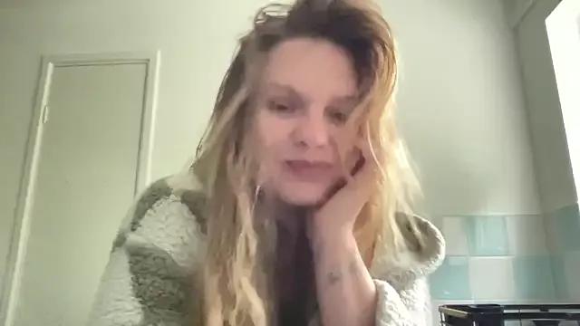 samanthaalice from StripChat is Freechat
