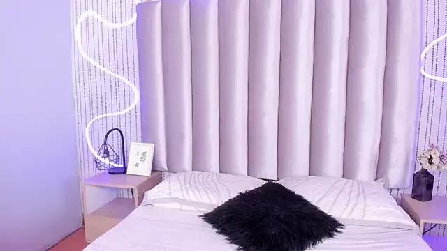 SamanthaPeachss from StripChat is Freechat
