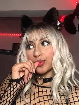 Samara_SaenzV from StripChat is Freechat