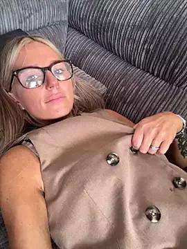 Photos of sammie-99 from StripChat is Freechat