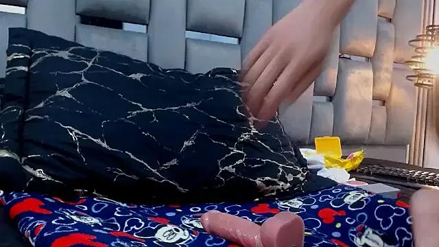 Sandra_Lopex from StripChat is Freechat