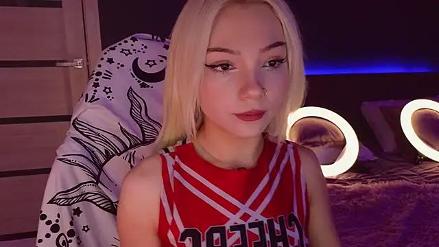 SandraBoyl from StripChat is Freechat