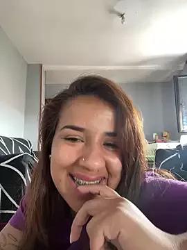 sara_loveyou01 from StripChat is Freechat