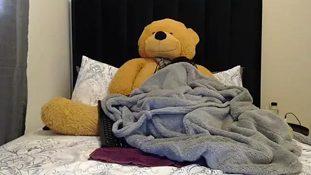 Sarafinagoddess from StripChat is Freechat