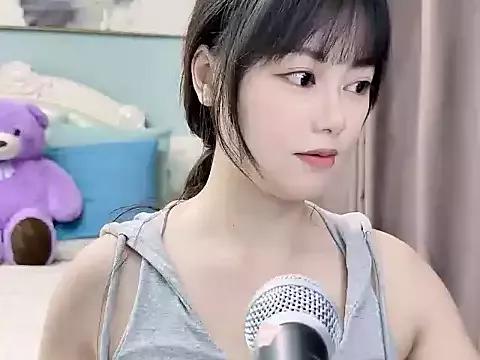 sarah111 from StripChat is Freechat