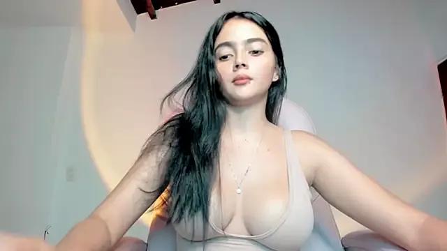 Sarah_angell from StripChat is Freechat