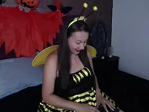 Check-out our cam rooms range and converse on a personal level with our delicious livecams streamers, showing off their spicy curves and toys.