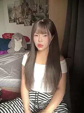 SarahBeii from StripChat is Freechat