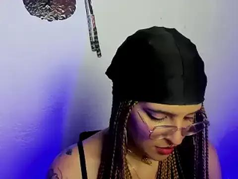 SarahDark from StripChat is Freechat