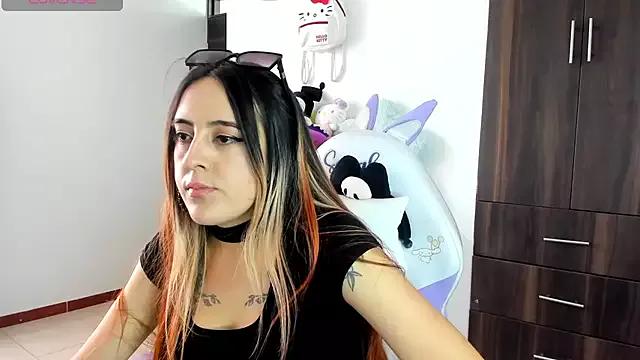 SarahXRusso from StripChat is Freechat