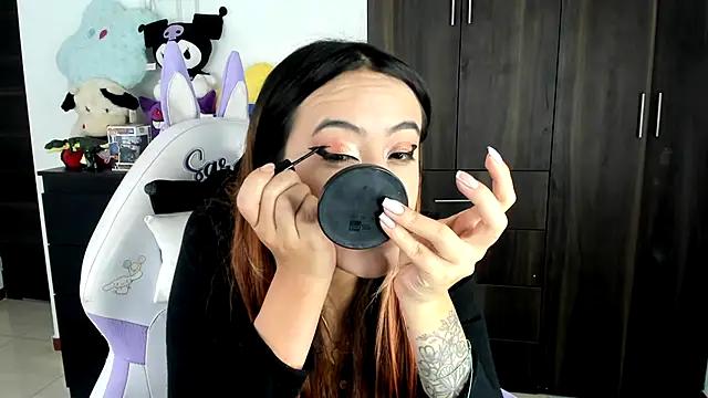 Check-out our cam rooms range and converse on a personal level with our delicious livecams streamers, showing off their spicy curves and toys.