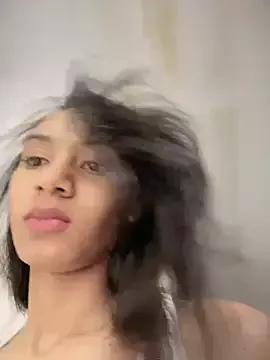 Sarakux from StripChat is Freechat