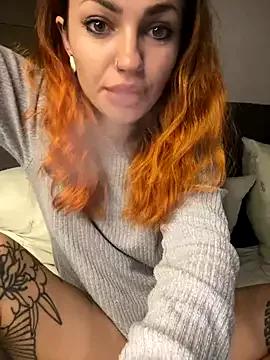 SaraLow from StripChat is Freechat