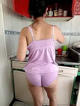 saralunabella from StripChat is Freechat