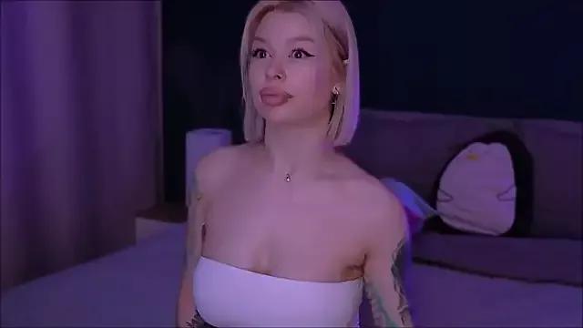 Sasha_Mason from StripChat is Freechat