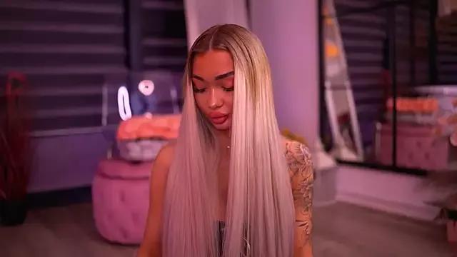 SashaFerrera from StripChat