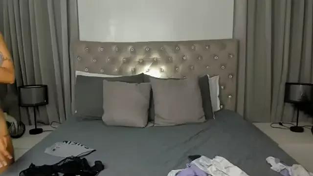 ScarletGreysonn from StripChat is Freechat