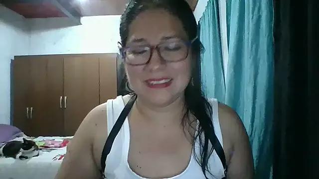 scarlett_widow_ from StripChat is Freechat