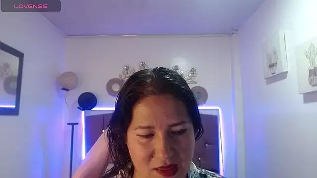 scarlett_widow_ from StripChat is Freechat