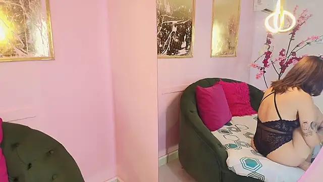 scarlette69 from StripChat is Freechat
