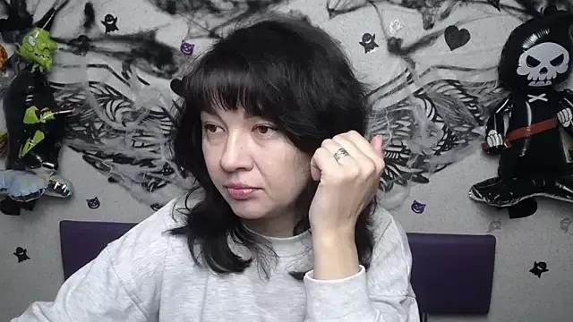 SelenaFly from StripChat is Freechat