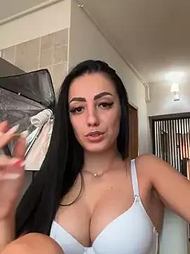 SelenaKimmy from StripChat is Freechat