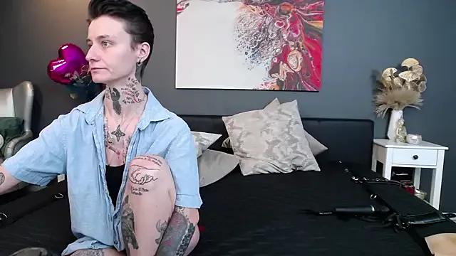 SellenaAndKenny from StripChat is Freechat