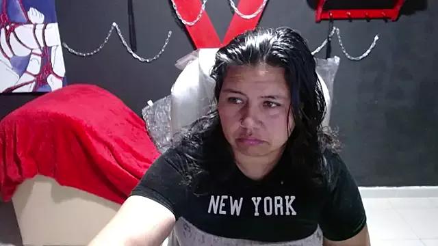 serenamystsh from StripChat is Freechat