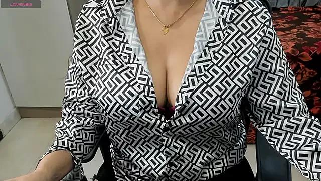 Check-out our cam rooms range and converse on a personal level with our delicious livecams streamers, showing off their spicy curves and toys.