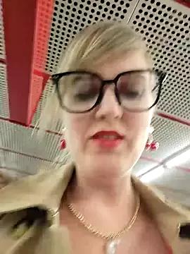 Sexybiene969 from StripChat is Freechat